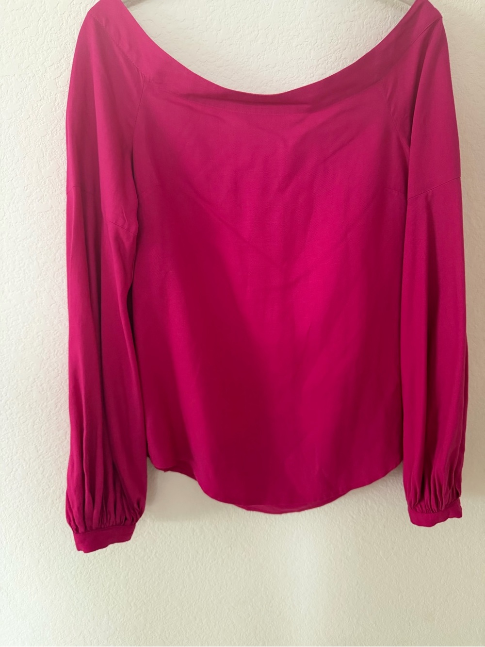 Floreat Off-Shoulder Long Sleeve Blouse in Fuchsia Pink